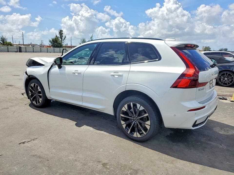 2026 VOLVO XC60 PLUS 2