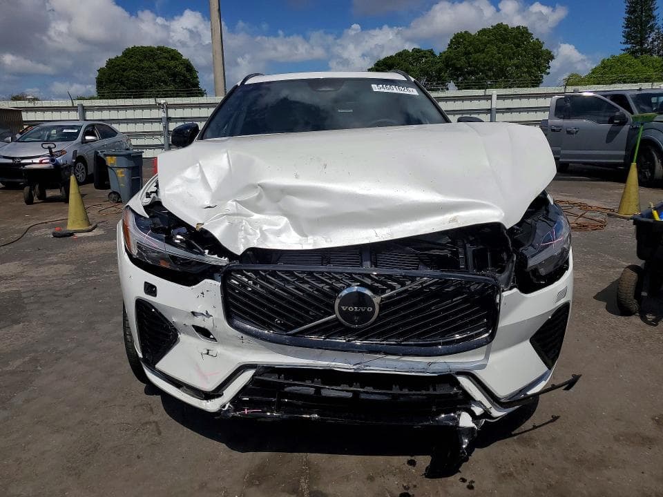 2026 VOLVO XC60 PLUS 5