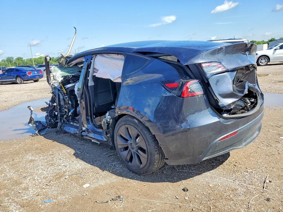 2024 TESLA MODEL Y 2
