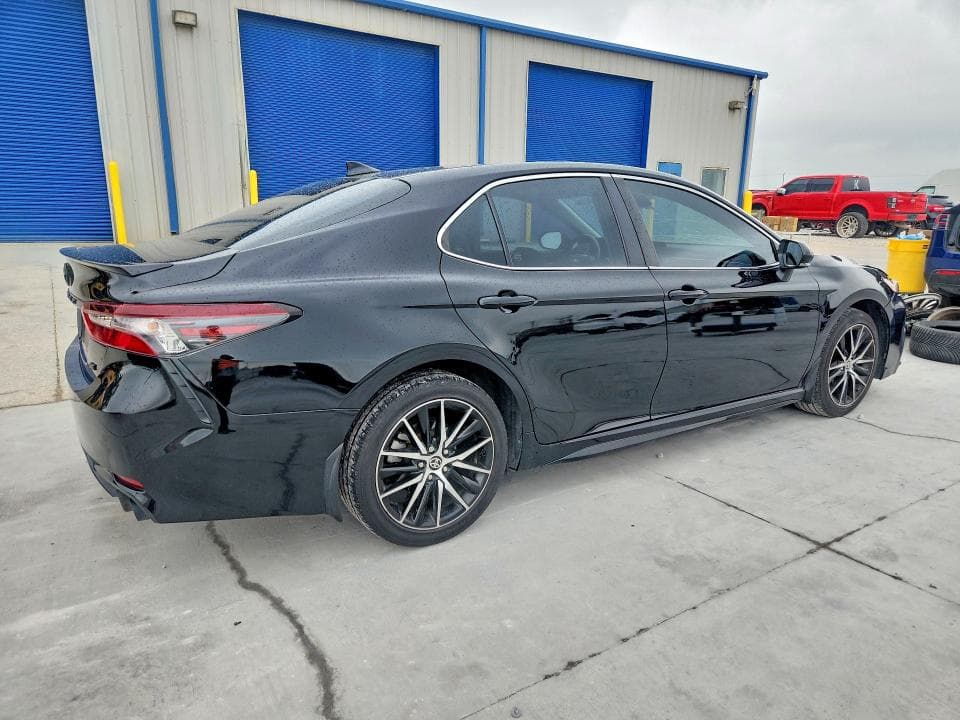 2024 TOYOTA CAMRY SE SE 3