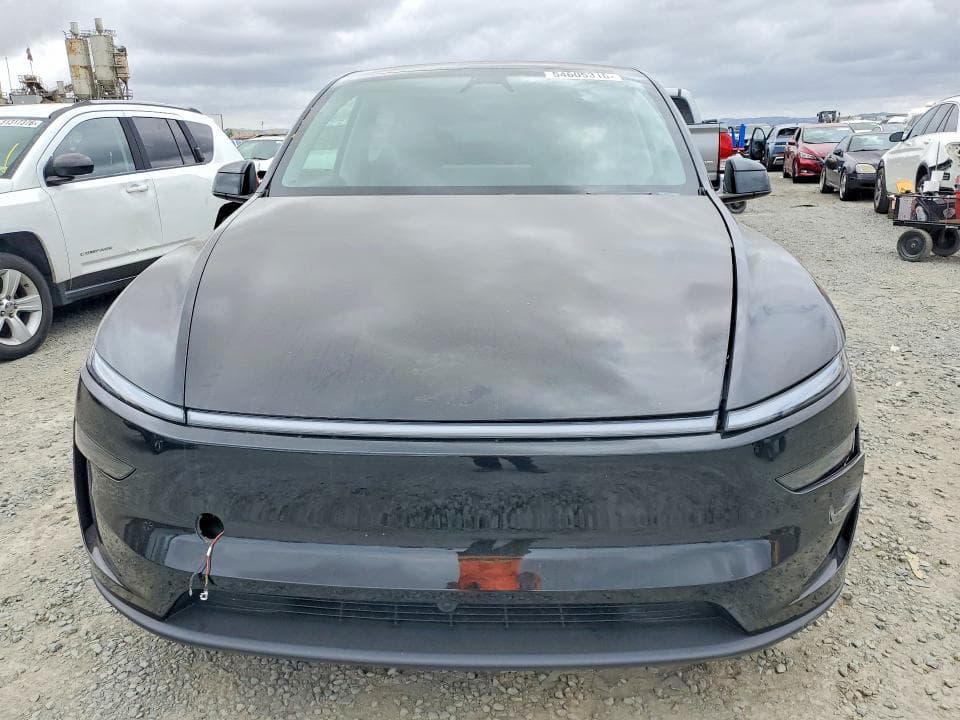 2026 TESLA MODEL Y 5