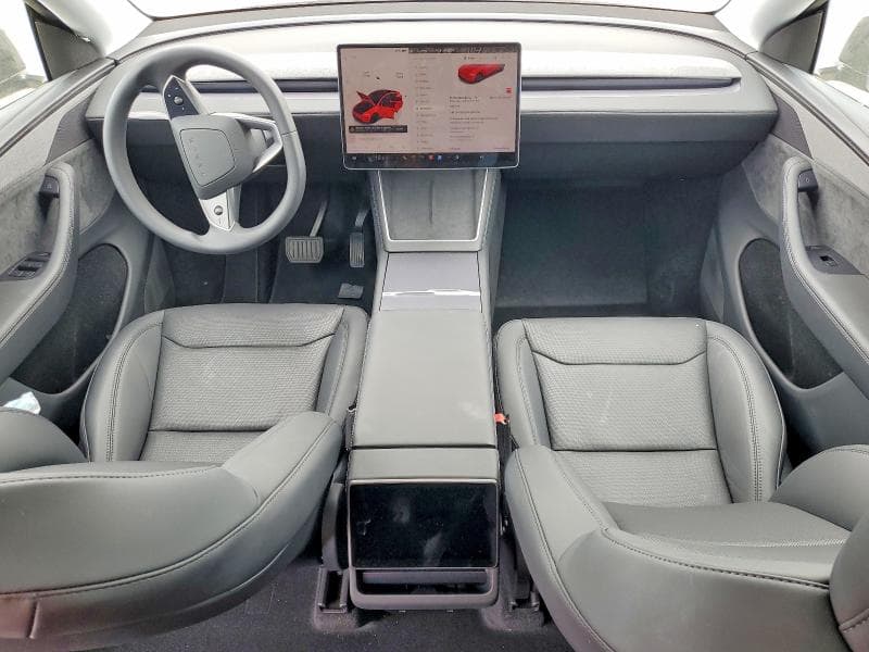 2026 TESLA MODEL Y 8