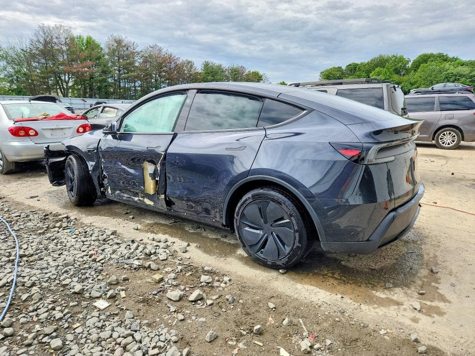 2026 TESLA MODEL Y 2