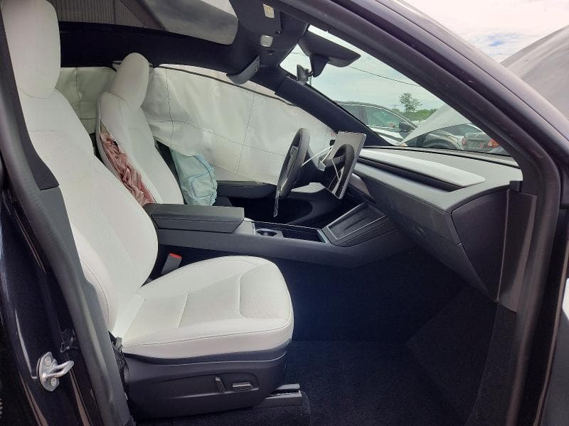 2026 TESLA MODEL Y 7