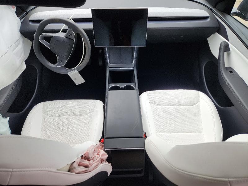 2026 TESLA MODEL Y 8
