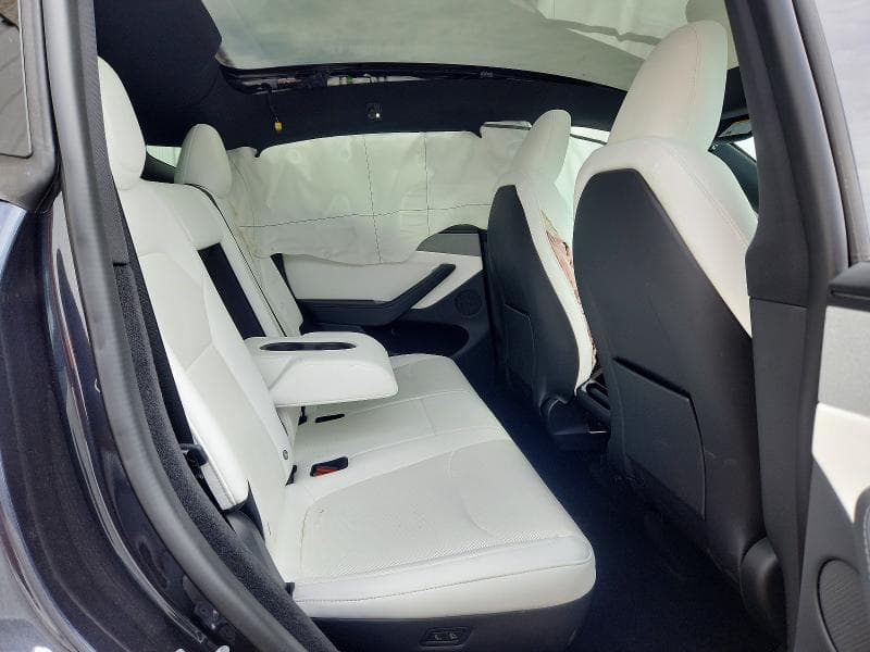 2026 TESLA MODEL Y 10