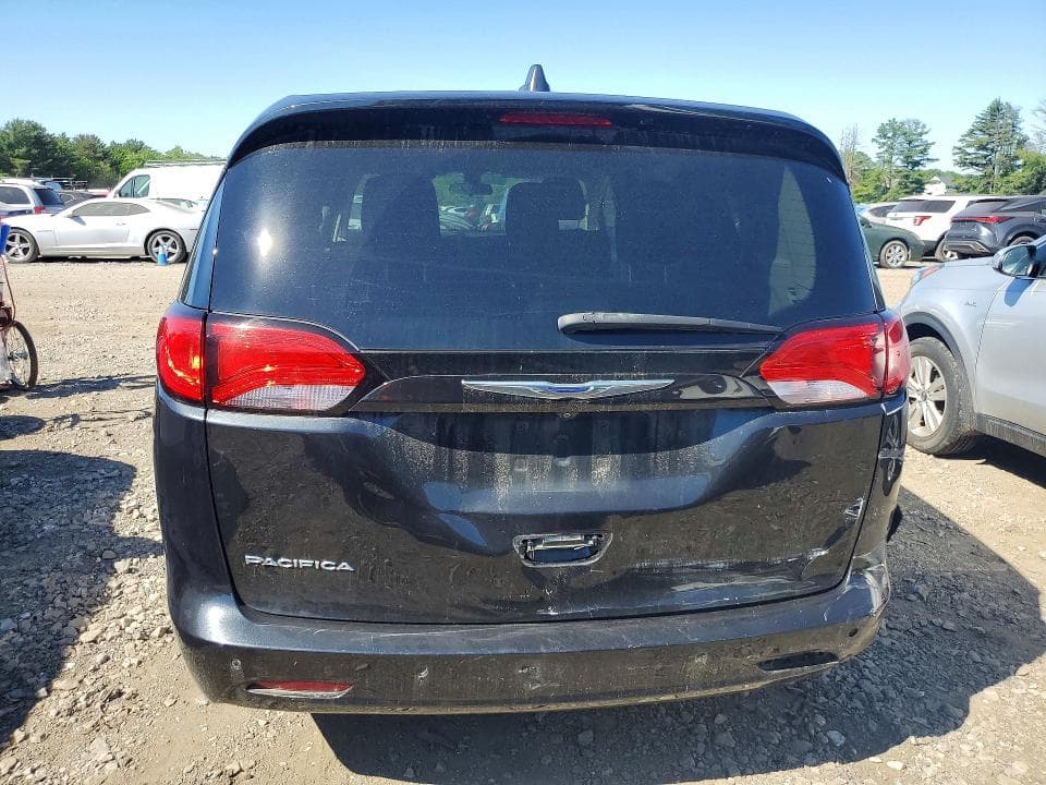 2018 CHRYSLER PACIFICA L L 6