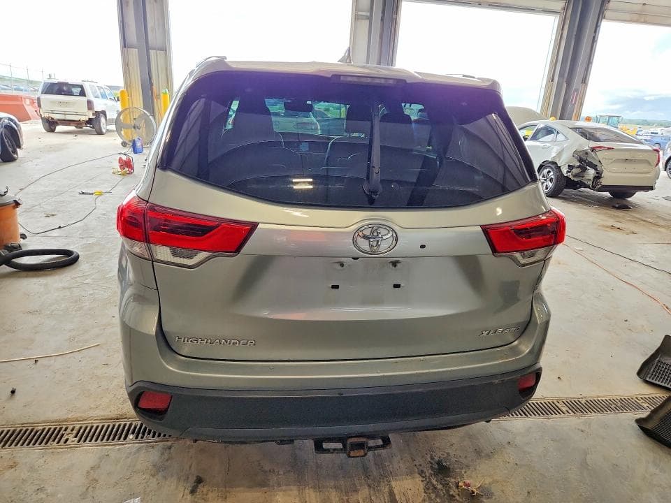 2017 TOYOTA HIGHLANDER XLE XLE 6