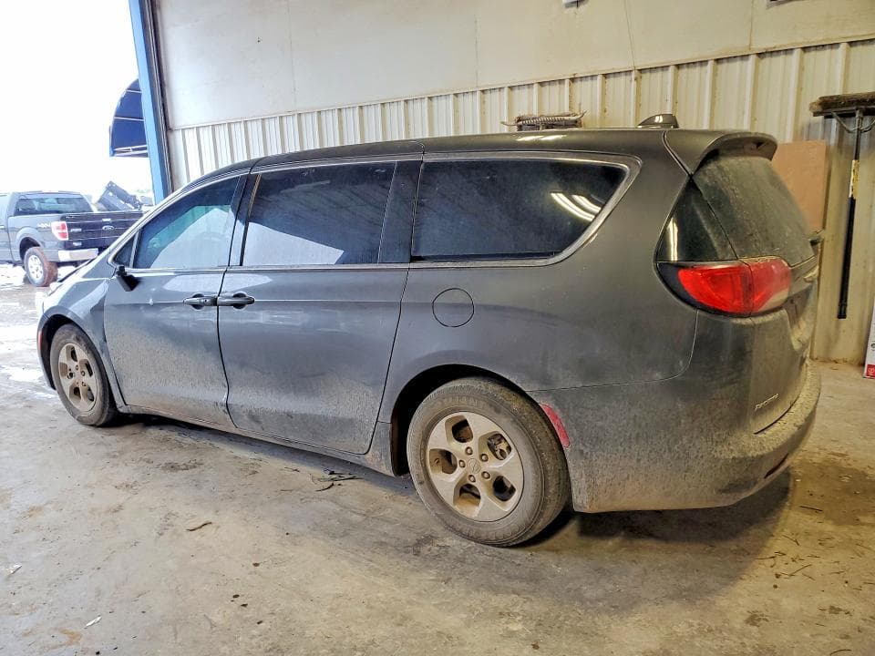 2017 CHRYSLER PACIFICA LX 3