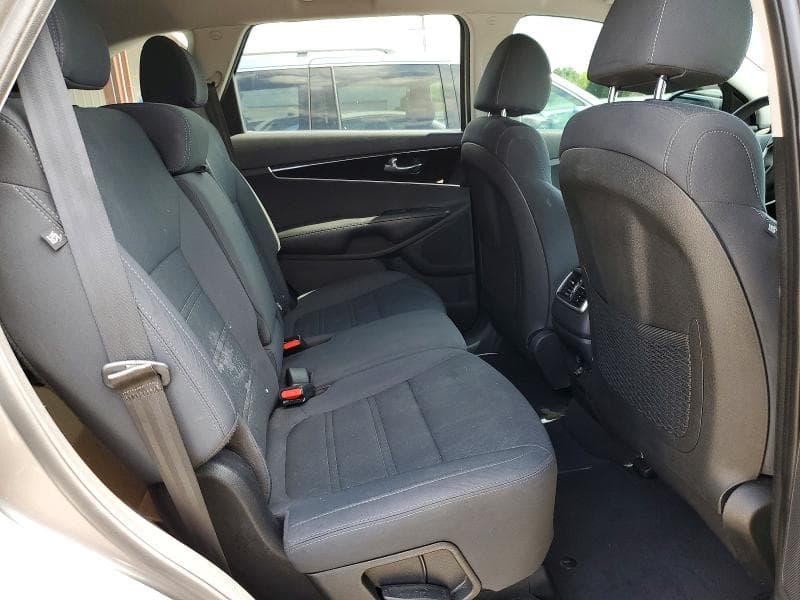 2019 KIA SORENTO LX V6 11