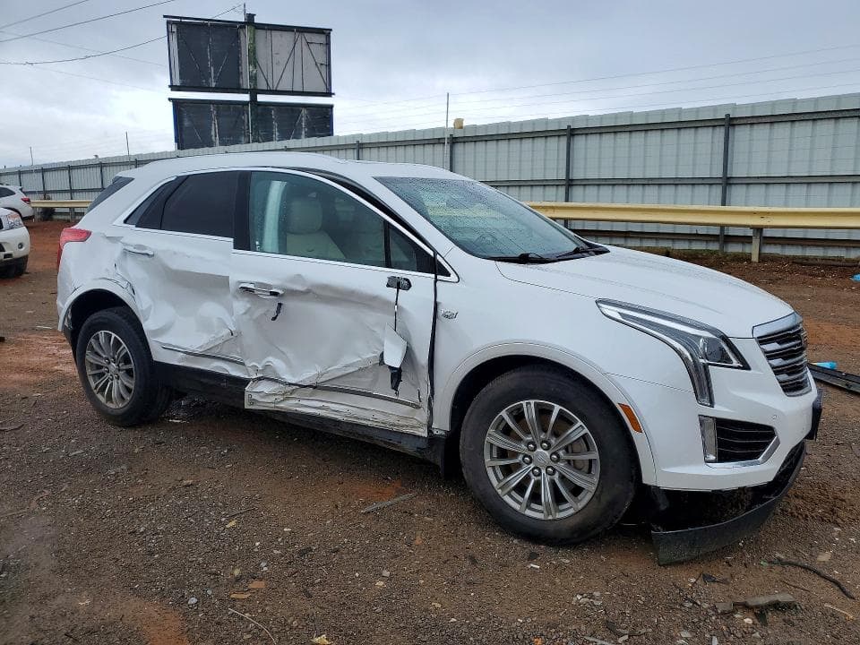 2017 CADILLAC XT5 LUXURY 4