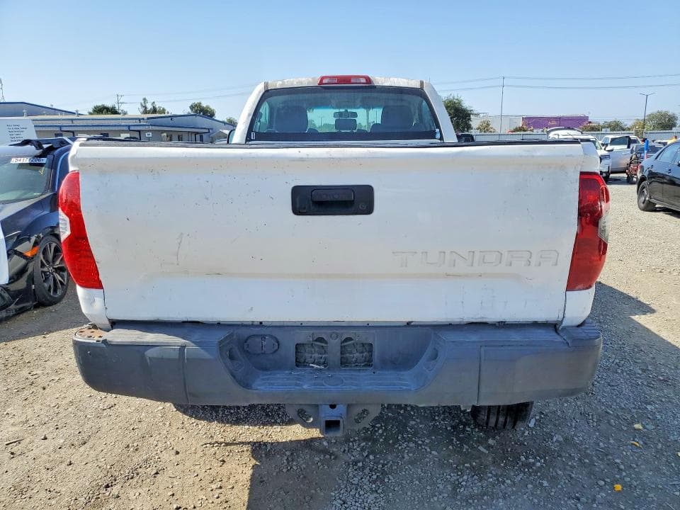 2017 TOYOTA TUNDRA SR 6