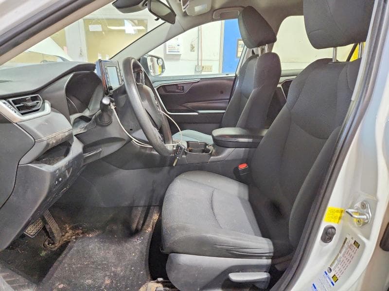 2019 TOYOTA RAV4 LE LE 7