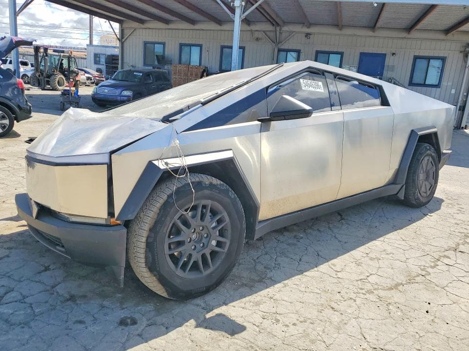 2026 TESLA CYBERTRUCK - 1