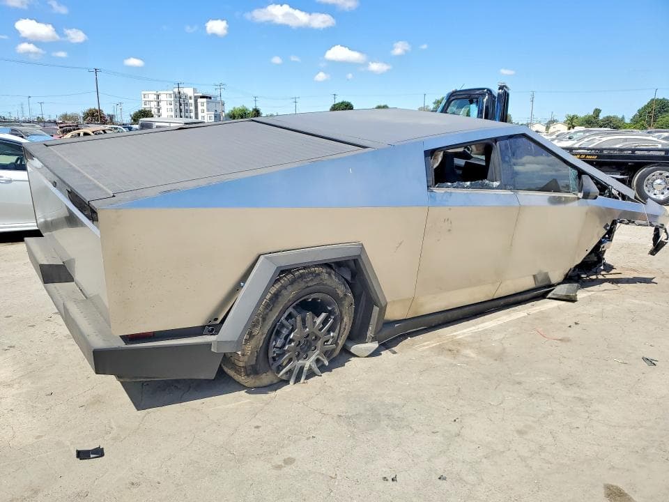 2026 TESLA CYBERTRUCK 3