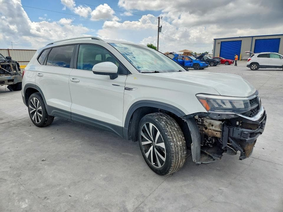 2022 VOLKSWAGEN TAOS SE SE 4