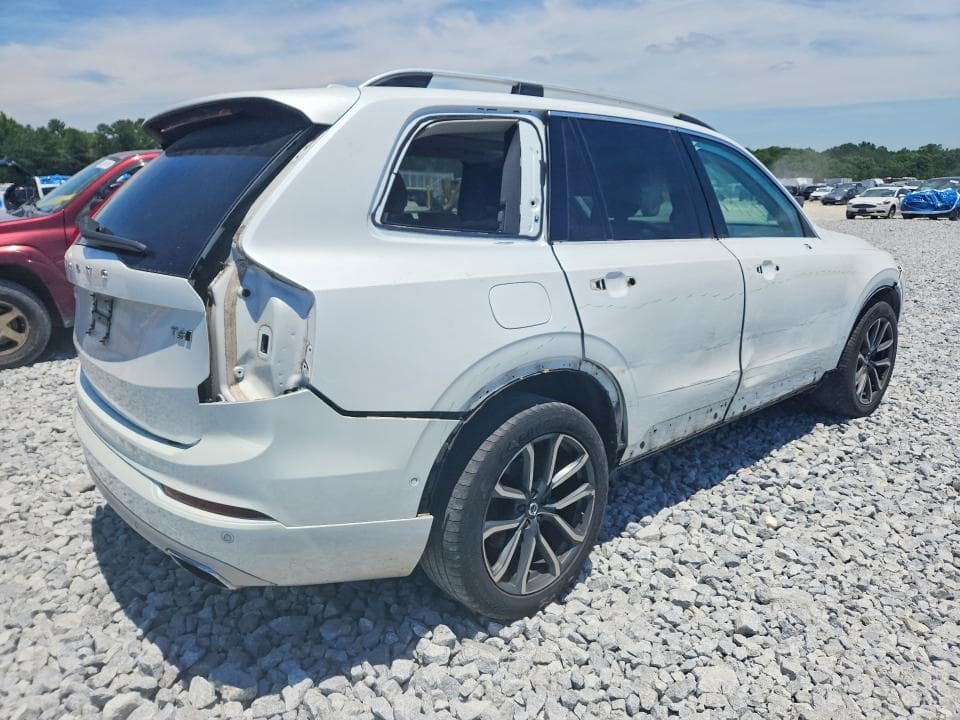 2016 VOLVO XC90 T6 3