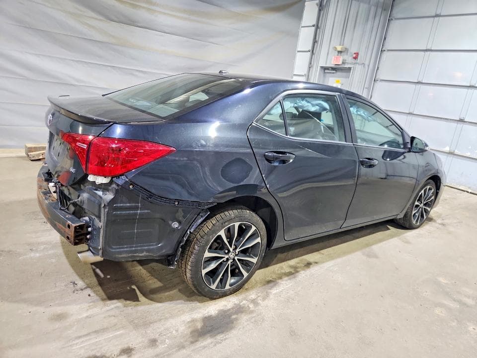 2017 TOYOTA COROLLA SE SE 3