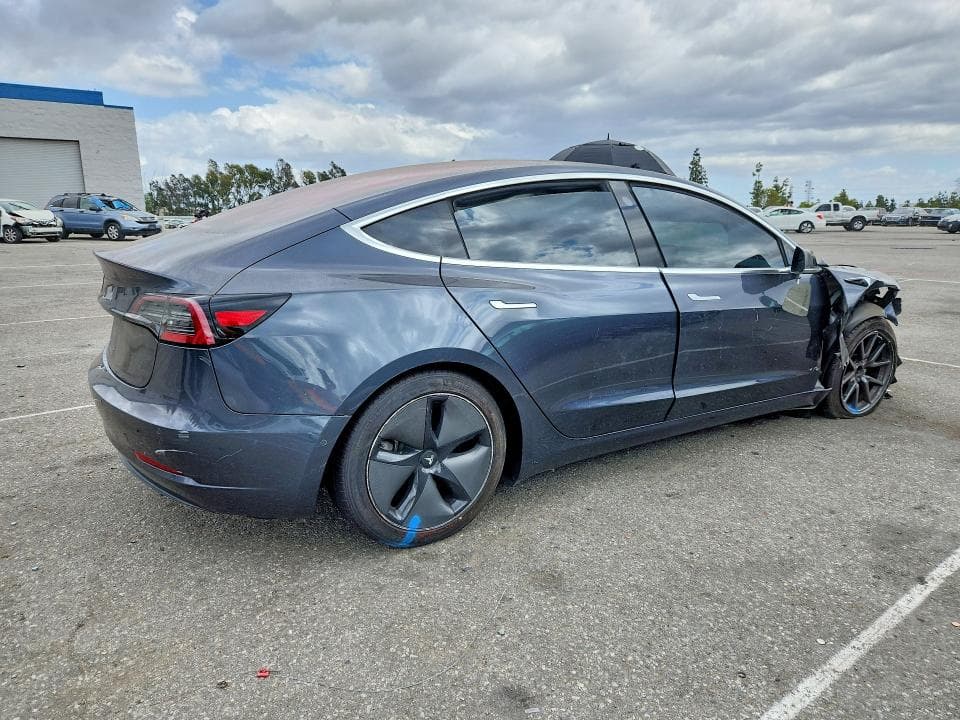 2018 TESLA MODEL 3 3