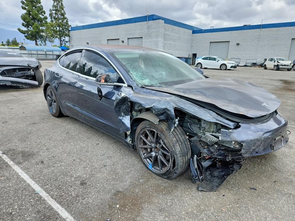2018 TESLA MODEL 3 4