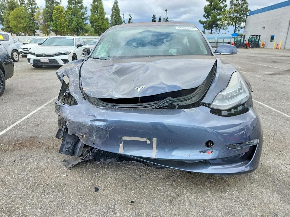 2018 TESLA MODEL 3 5