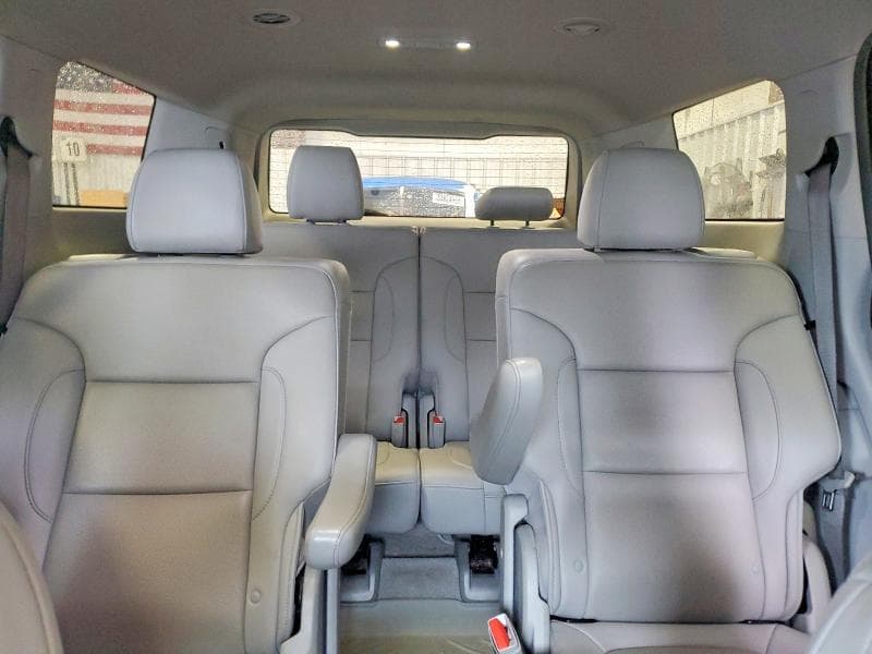 2022 GMC ACADIA SLT 10
