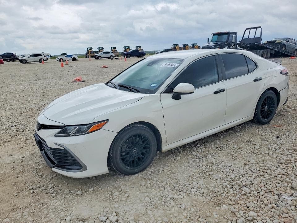 2022 TOYOTA CAMRY LE - 1