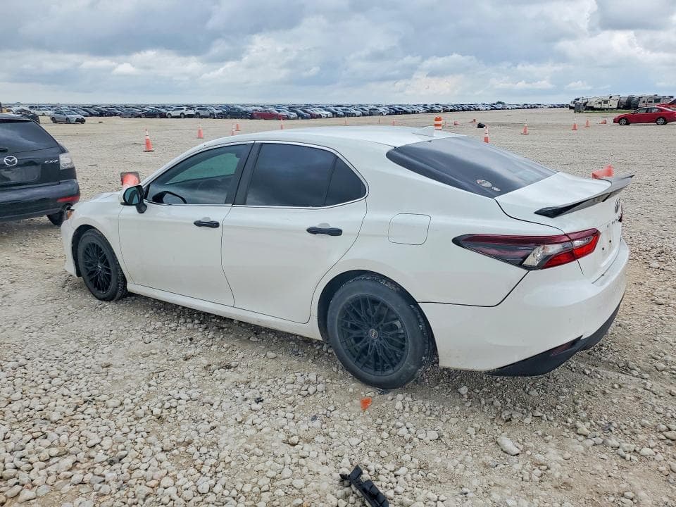 2022 TOYOTA CAMRY LE 2