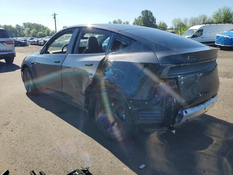 2026 TESLA MODEL Y 2