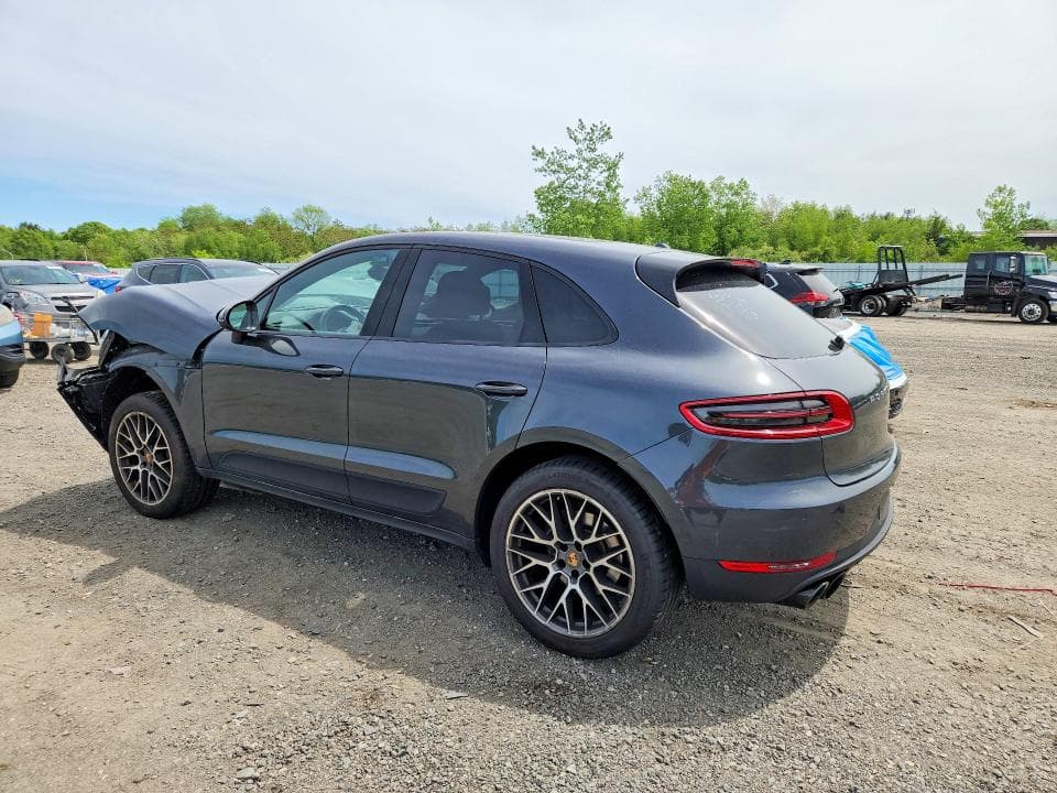 2018 PORSCHE MACAN 2