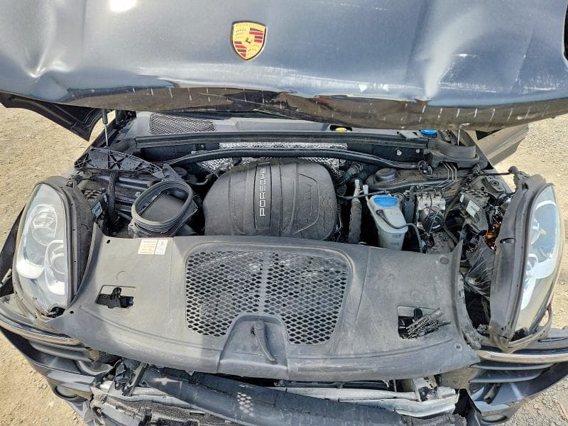 2018 PORSCHE MACAN 12