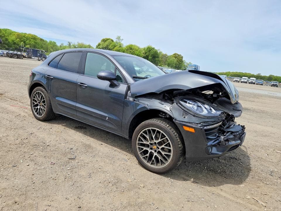 2018 PORSCHE MACAN 4