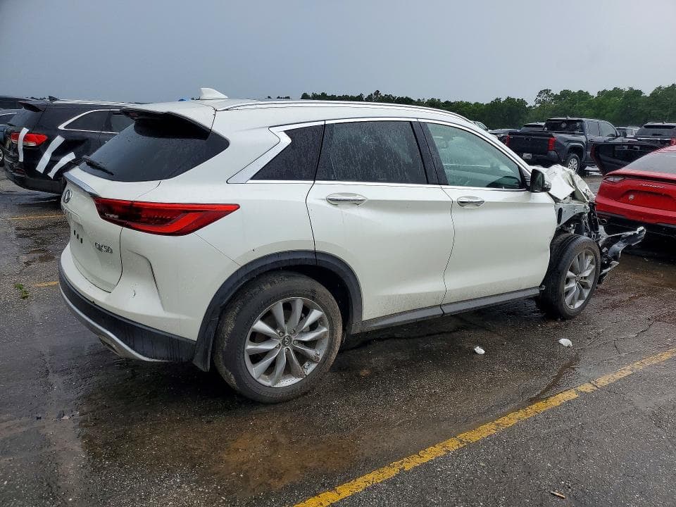 2021 INFINITI QX50 LUXE 3