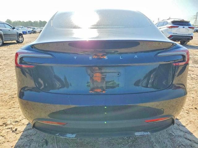 2025 TESLA MODEL 3 6