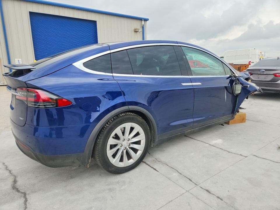 2017 TESLA MODEL X 3