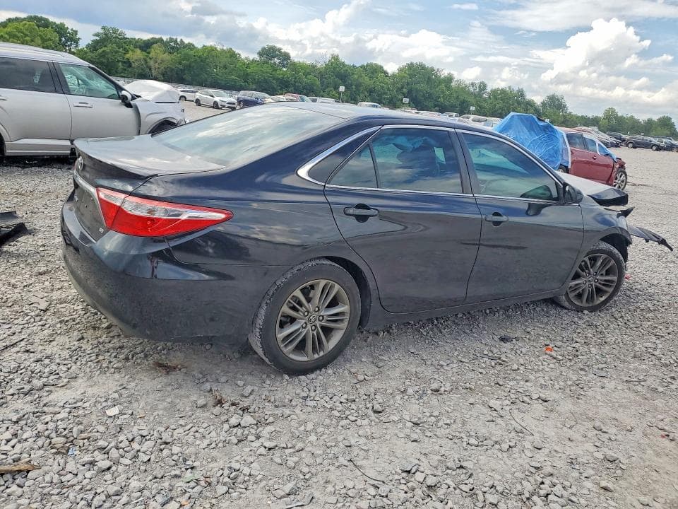 2017 TOYOTA CAMRY SE 3