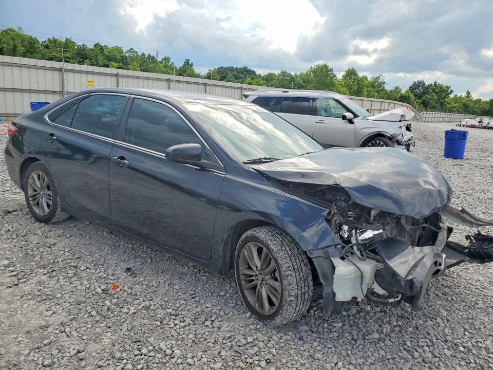 2017 TOYOTA CAMRY SE 4