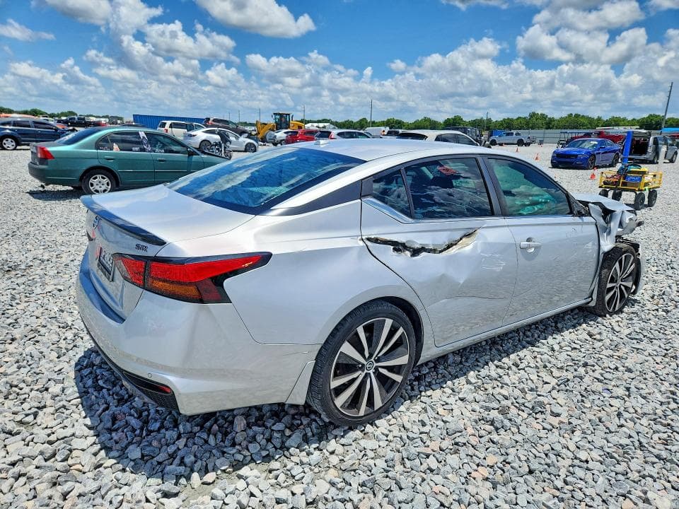 2020 NISSAN ALTIMA SR 3
