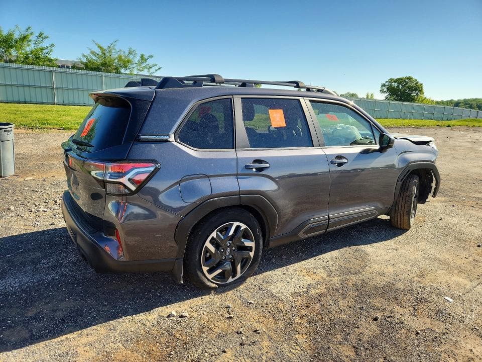 2025 SUBARU FORESTER LIMITED 3
