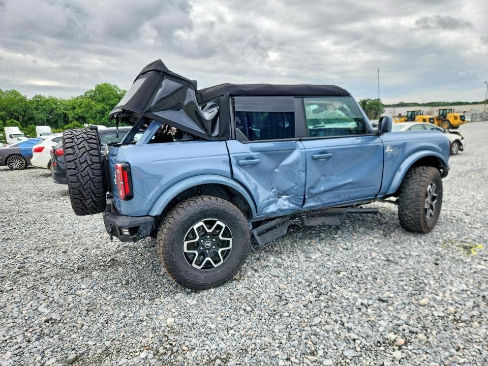 2024 FORD BRONCO OUTER BANKS 3