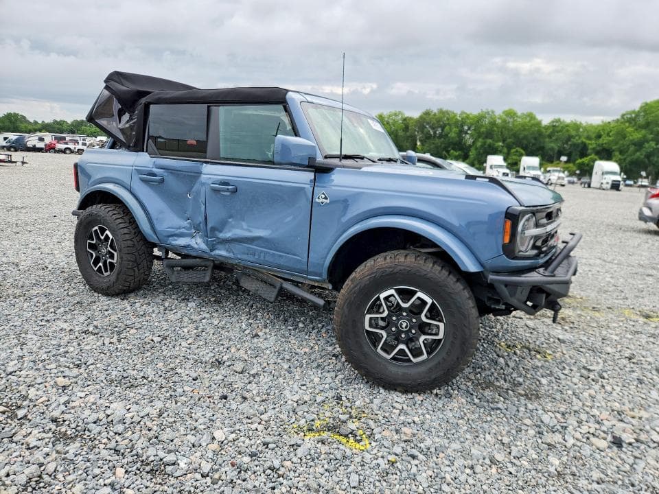 2024 FORD BRONCO OUTER BANKS 4