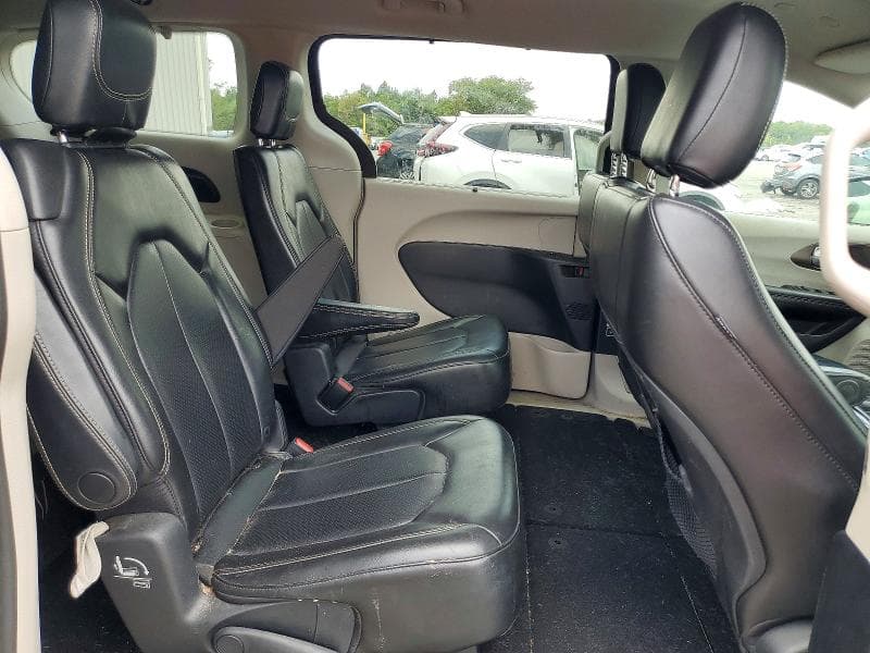 2020 CHRYSLER VOYAGER LXI 11