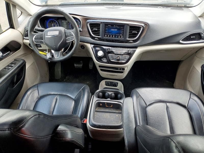 2020 CHRYSLER VOYAGER LXI 8