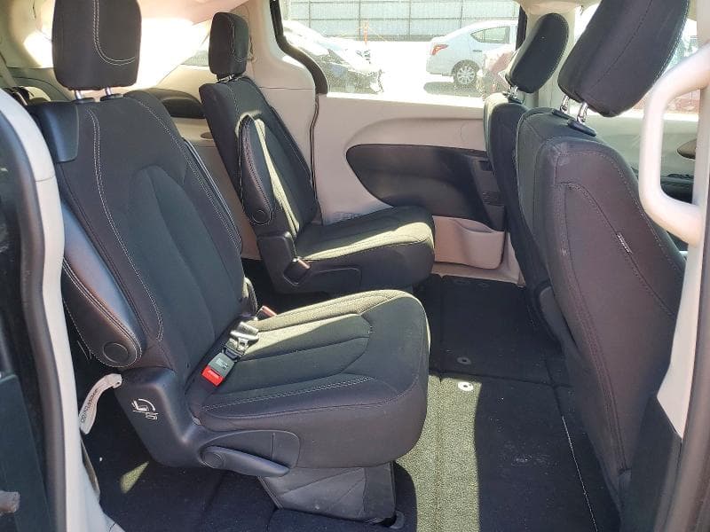 2023 CHRYSLER VOYAGER LX 11