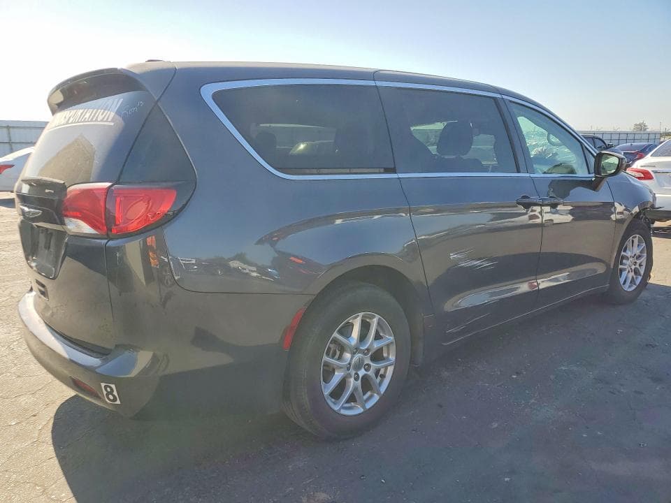 2023 CHRYSLER VOYAGER LX 3