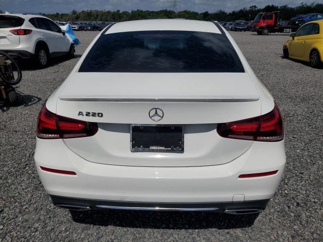 2019 MERCEDES-BENZ A 220 6