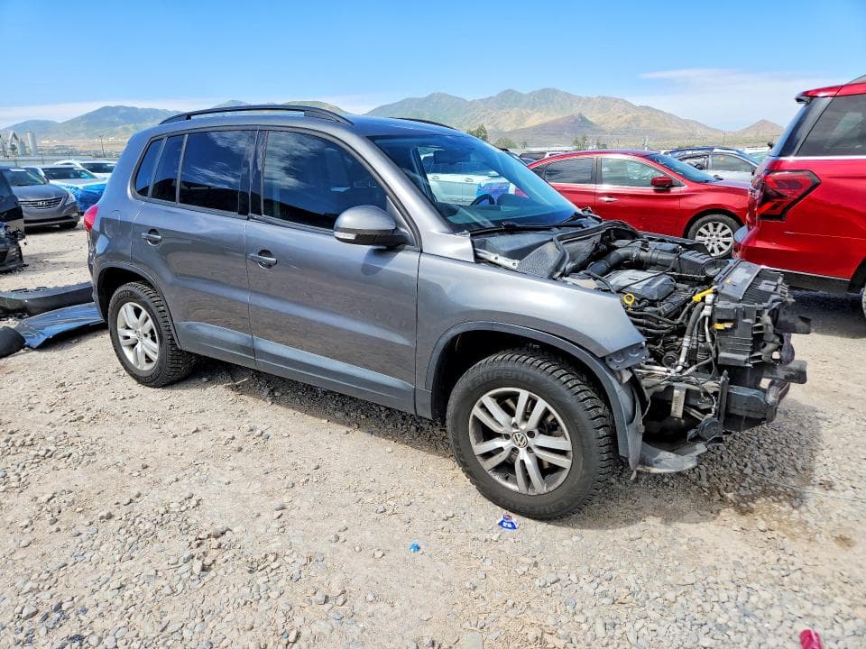 2017 VOLKSWAGEN TIGUAN S 4