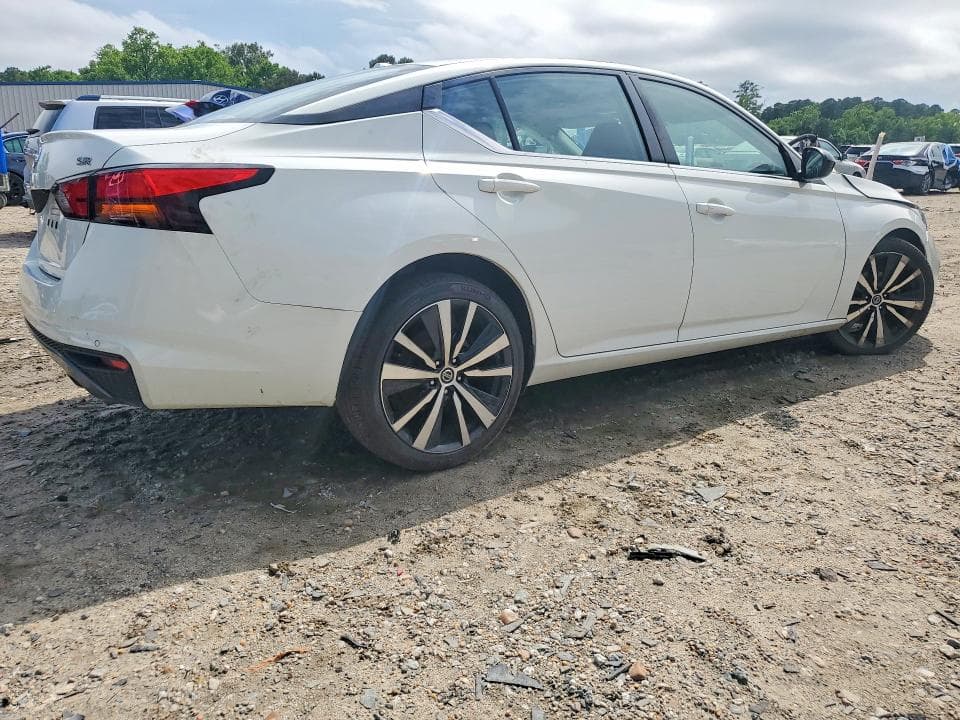 2022 NISSAN ALTIMA SR 3