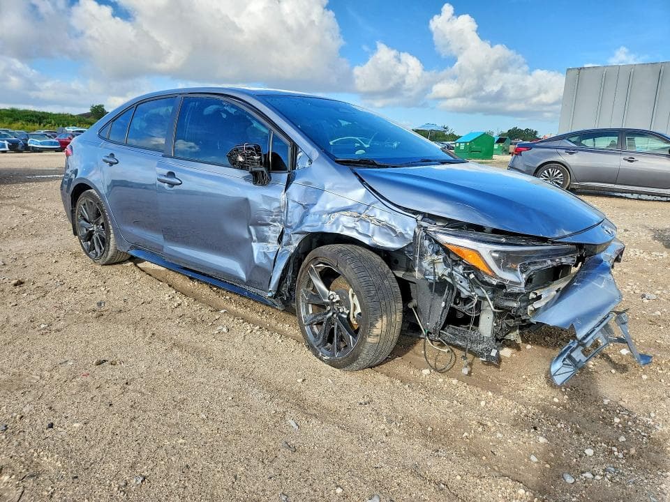 2025 TOYOTA COROLLA SE 4