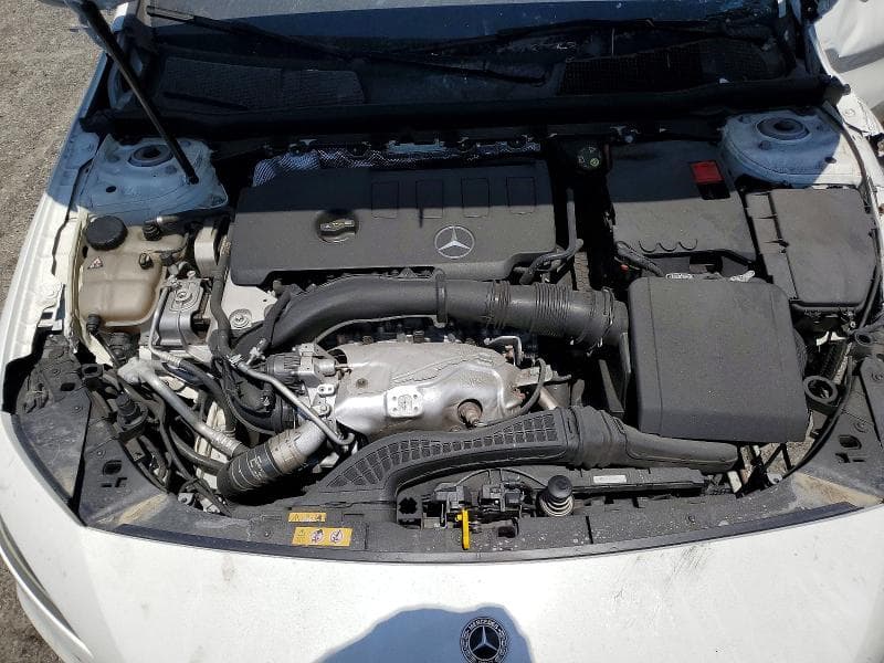 2022 MERCEDES-BENZ A 220 220 12